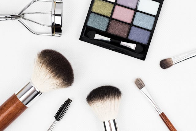 Read more about the article The Ultimate Pro Makeup Tips for Every Occasion